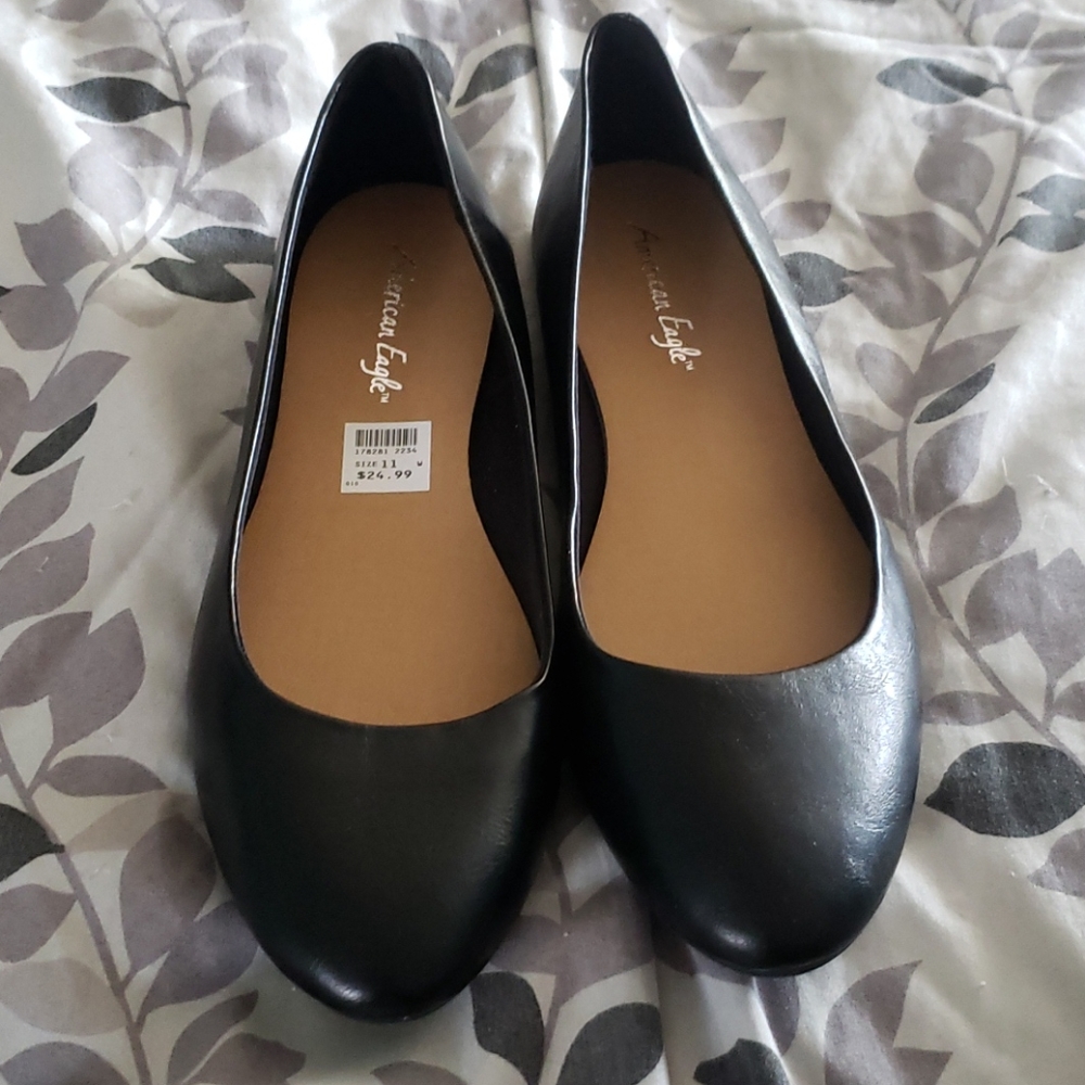 American Eagle Black flats (never worn)